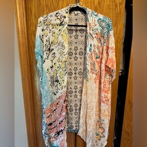 Beautiful color kimono, one size fits all, smoke-free home